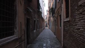 Download Stock Video Narrow And Old Alley In Venice Live Wallpaper