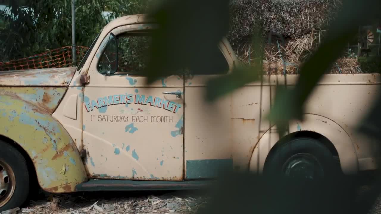 Download Stock Video Old Truck Live Wallpaper