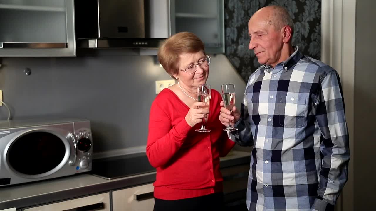 Download Stock Video Older Couple Enjoying A Drink Live Wallpaper