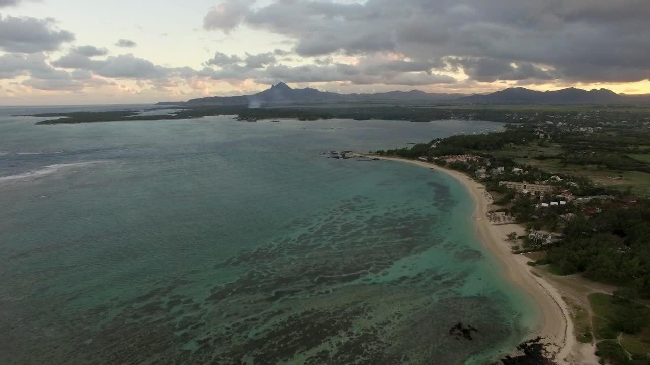 Download Stock Video Overcast Sky Above The Coast Live Wallpaper