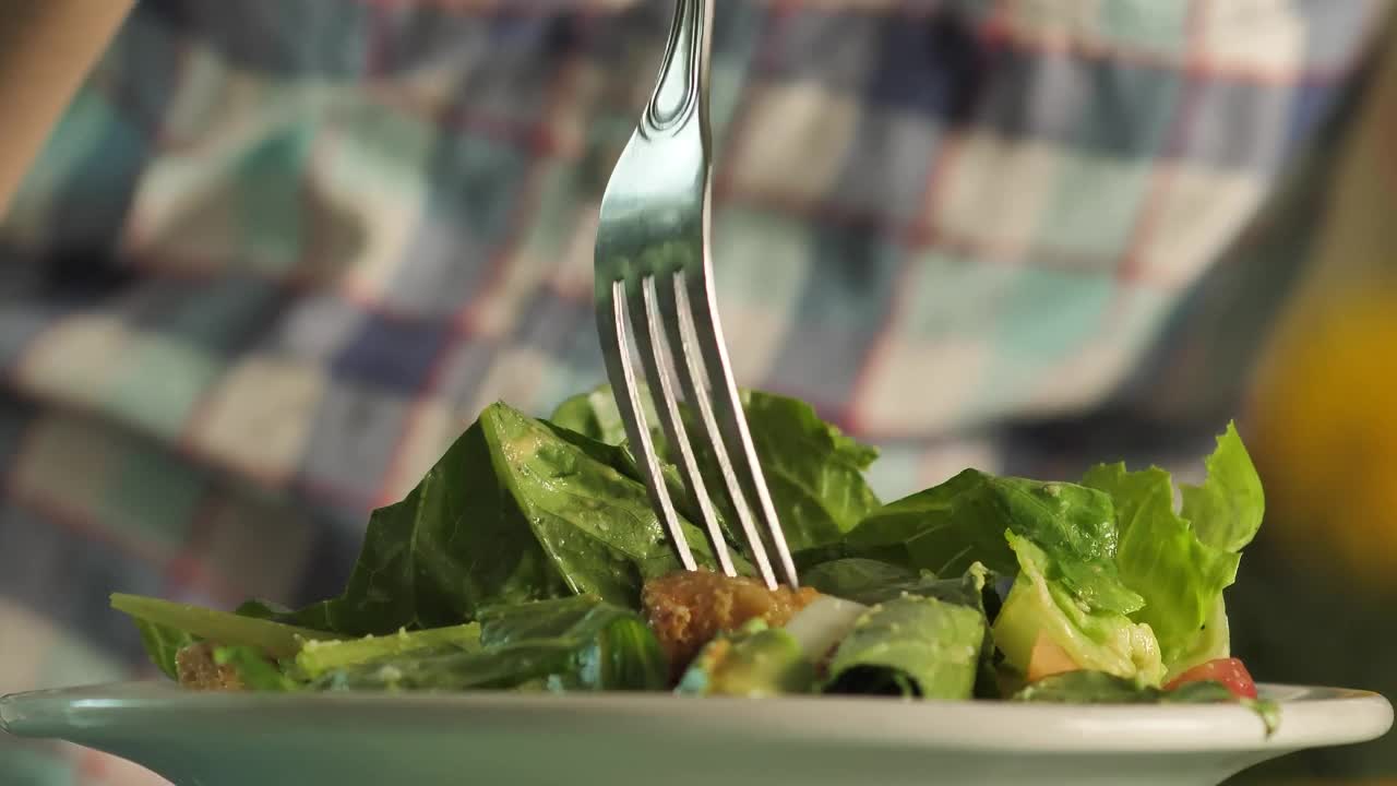 Download Stock Video Person Eating Salad Live Wallpaper