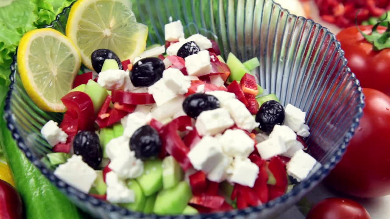 Download Video Stock Person Preparing A Salad In A Bowl Live Wallpaper Free