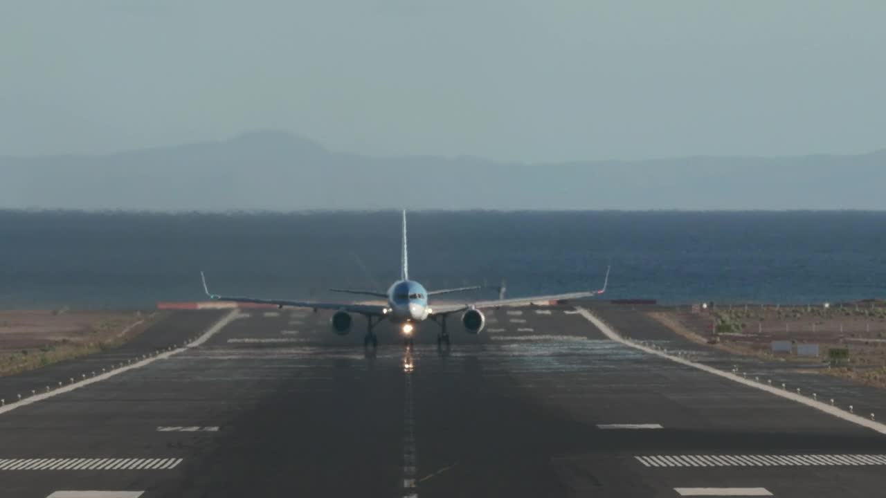 Download Video Stock Plane Leaving An Island Live Wallpaper Free