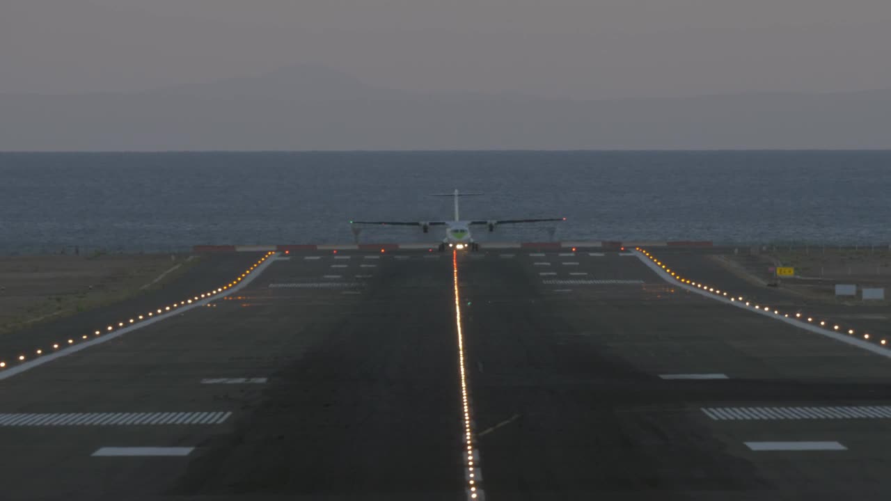 Download Video Stock Plane Taking Off From A Scenic Runway Live Wallpaper Free