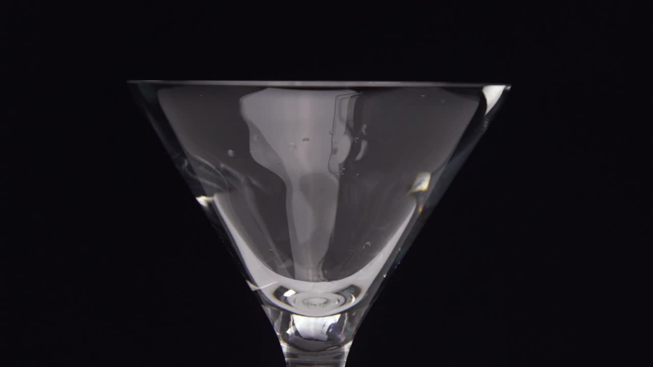 Download Video Stock Pouring A Martini Live Wallpaper Free