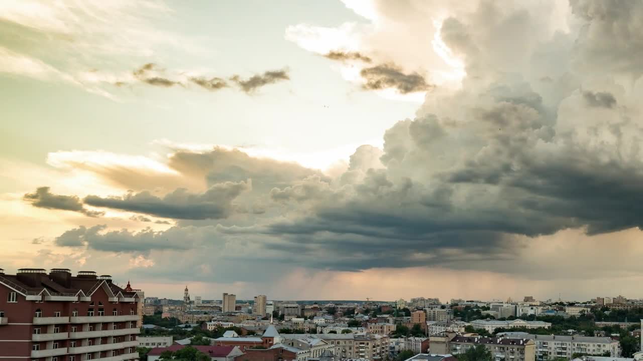 Download Video Stock Raining In A Town Time Lapse Live Wallpaper Free