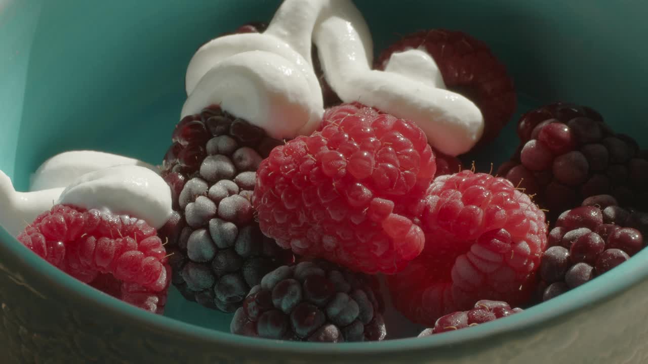 Download Video Stock Raspberries With Frozen Cream Live Wallpaper Free