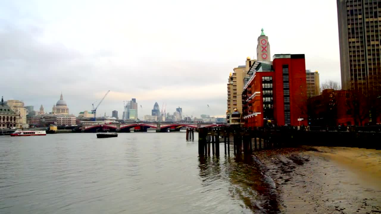 Download Free Stock Video River Crossing The City Of London Live Wallpaper