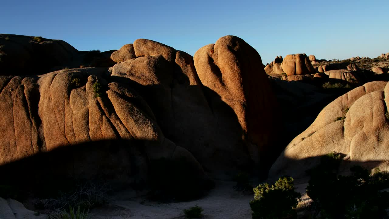 Download Free Stock Video Rock Formation In The Desert Live Wallpaper