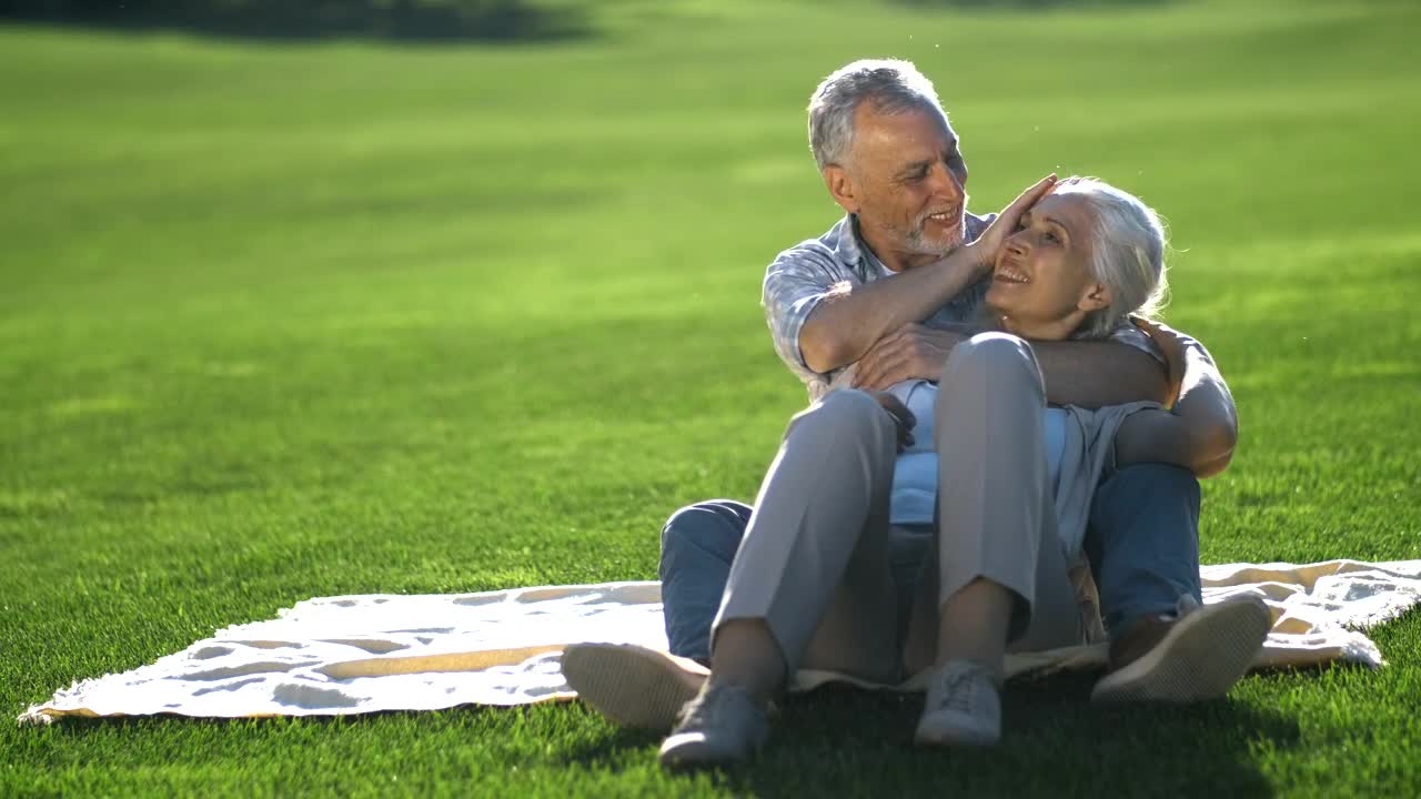 Download Free Stock Video Senior Couple Enjoying The Outdoors Live Wallpaper