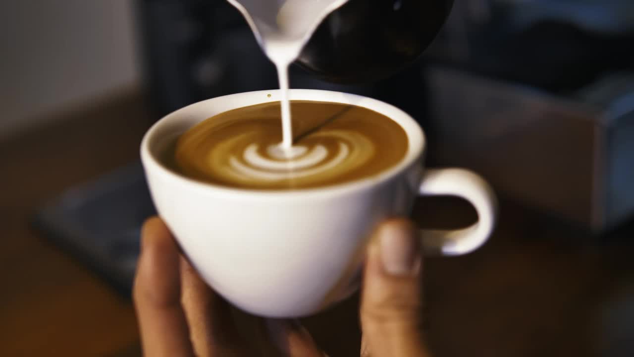 Download Free Stock Video Serving A Sparkling Cappuccino In A Cup Live Wallpaper