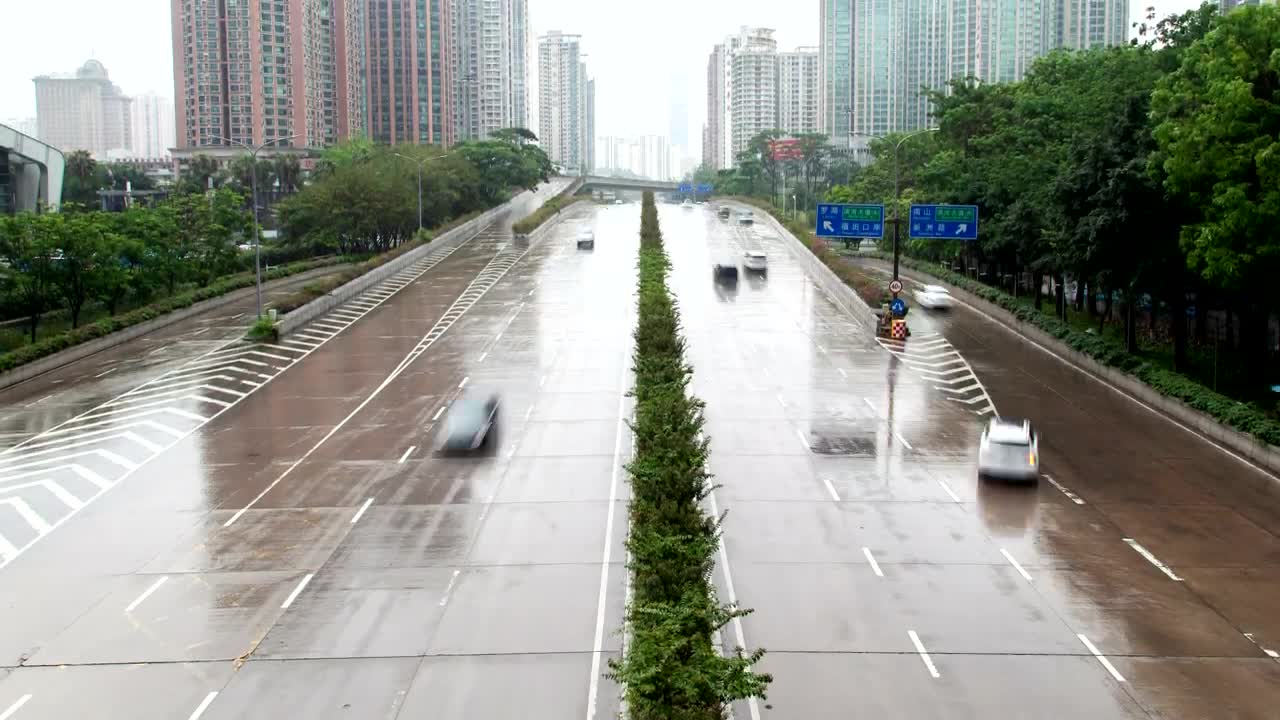 Download Free Stock Video Shenzhen Wet Highway With Traffic Live Wallpaper