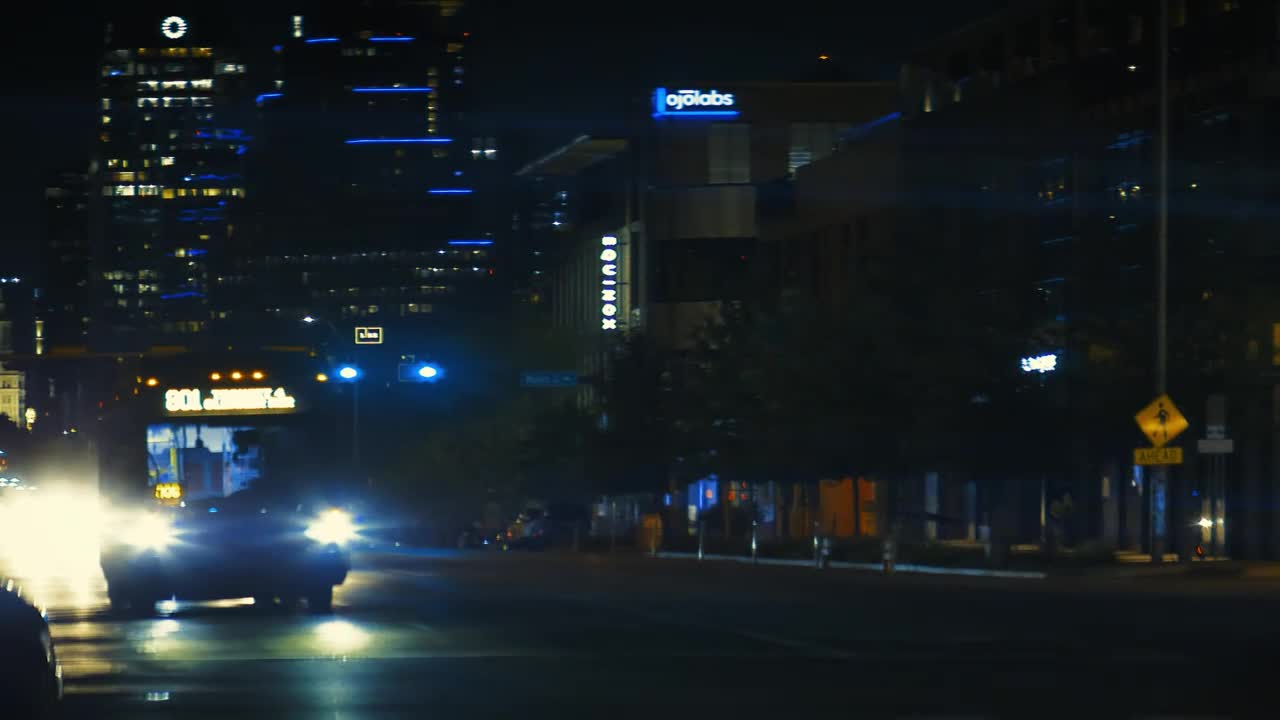 Download Free Video Stock Street Of A City At Night With Cars And A Live Wallpaper