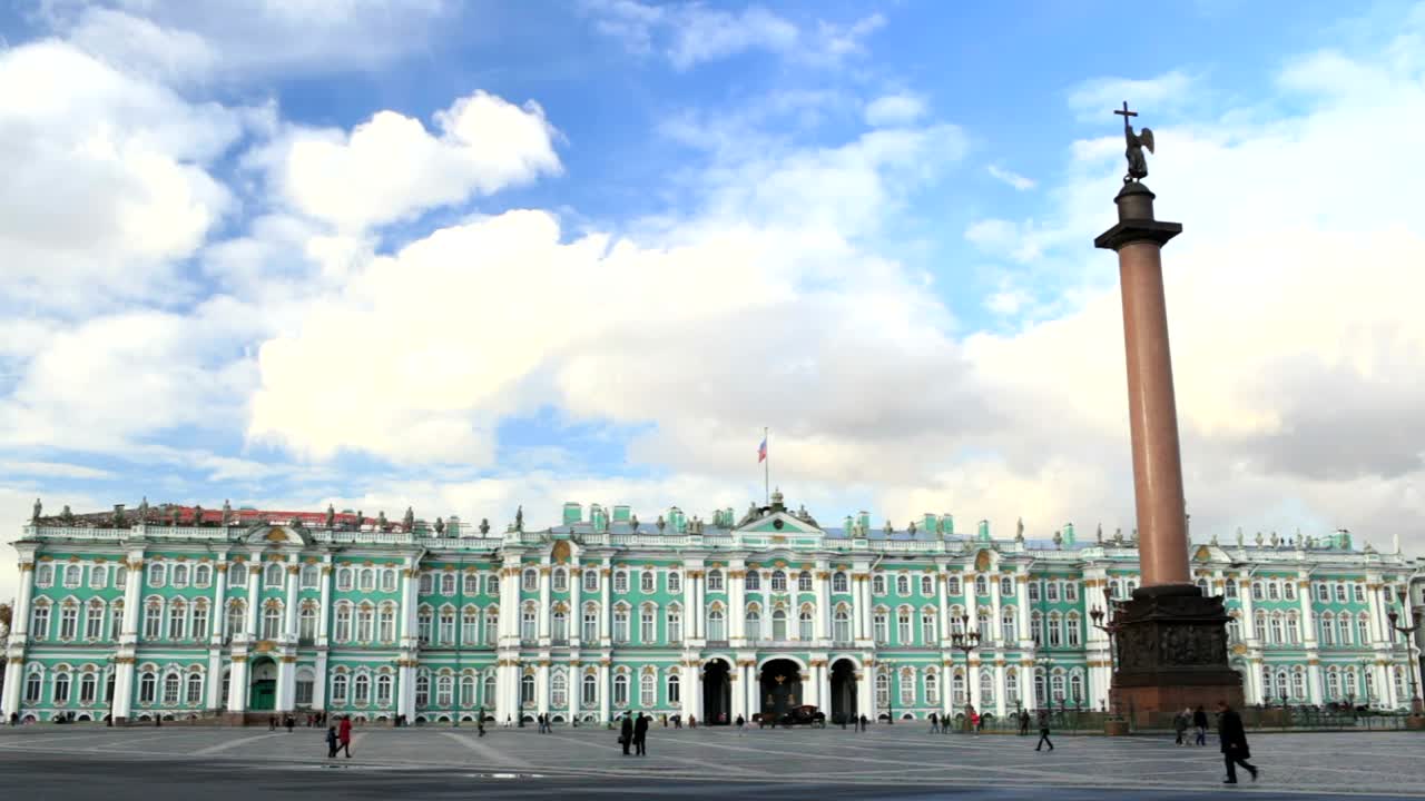 Download Free Video Stock tall statue outside hermitage Live Wallpaper