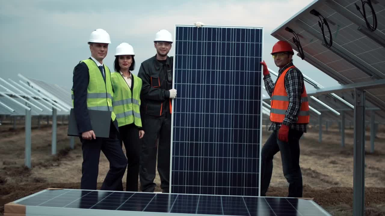 Download Free Video Stock technical team with solar panel Live Wallpaper