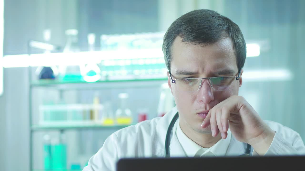 Download Free Video Stock thoughtful scientist on the lab Live Wallpaper