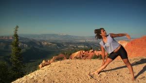 Download Ree Video Woman Yoga Mountain Summer Video Live Wallpaper